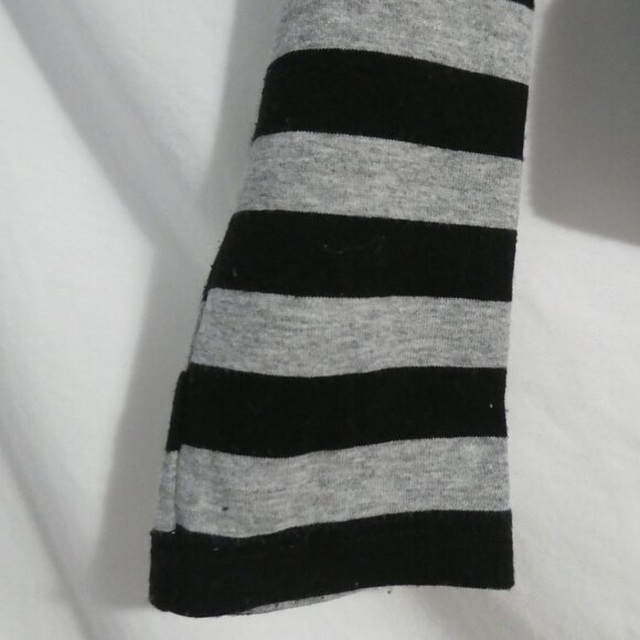 FOREVER 21 | Striped Grey and Black Off The Shoulder Hook & Eye Fastened Shirt - Picture 6 of 15